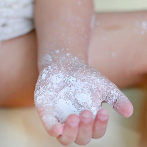 Natural Homemade Scented Talcum Powder