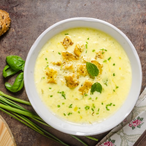 Spiced Cauliflower Soup With Crispy Chickpeas