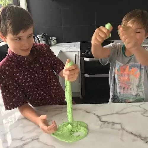 kids making oobleck