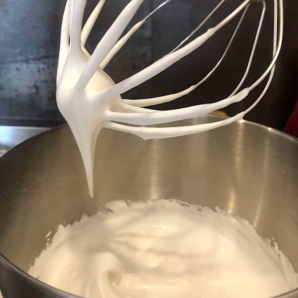 eggless pavlova whipped in mixer