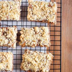 apple pie oat bars on a rack